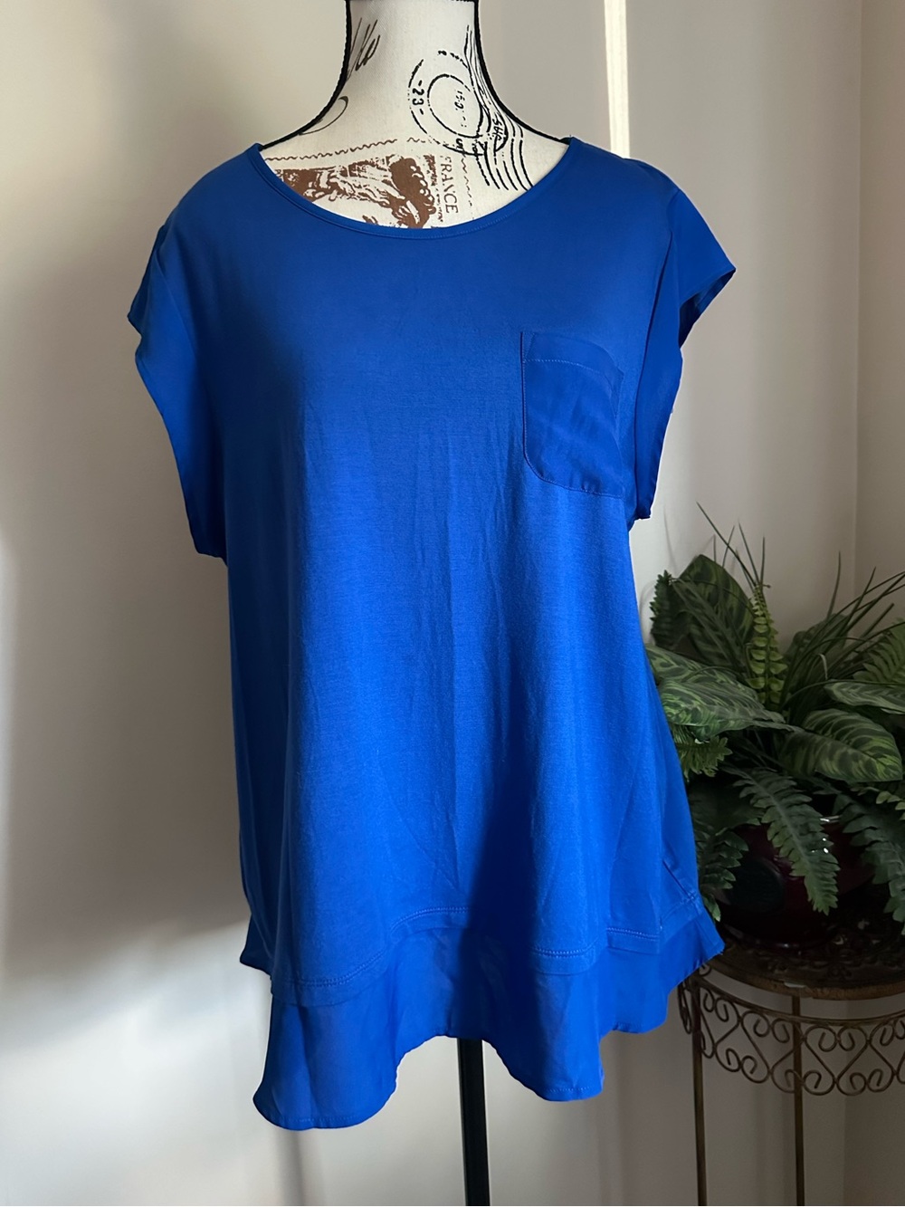 NWT Calvin Klein Cobalt Blue Women’s Pocket Tee XL